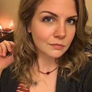 Meet your Posher, Abigail